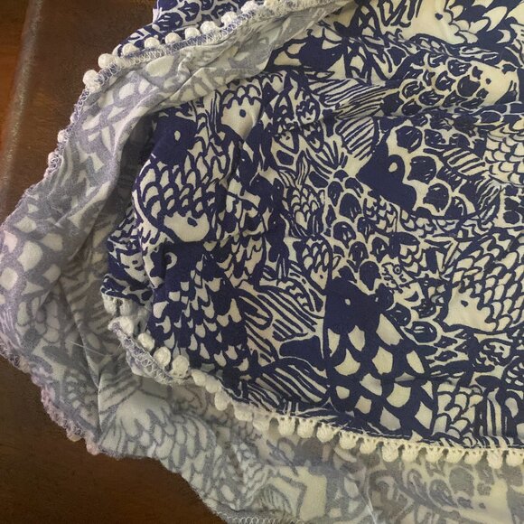 EUC-Lilly Pulitzer Shorts Large - Picture 3 of 5